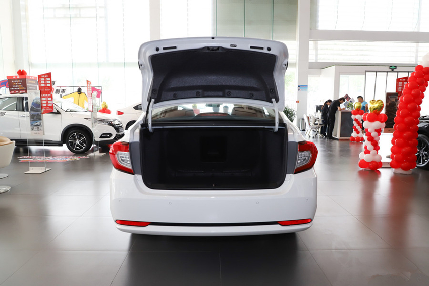 本田凌派|本田良心车又降了！跌至7.48万，一箱油跑820KM，20年根本开不坏