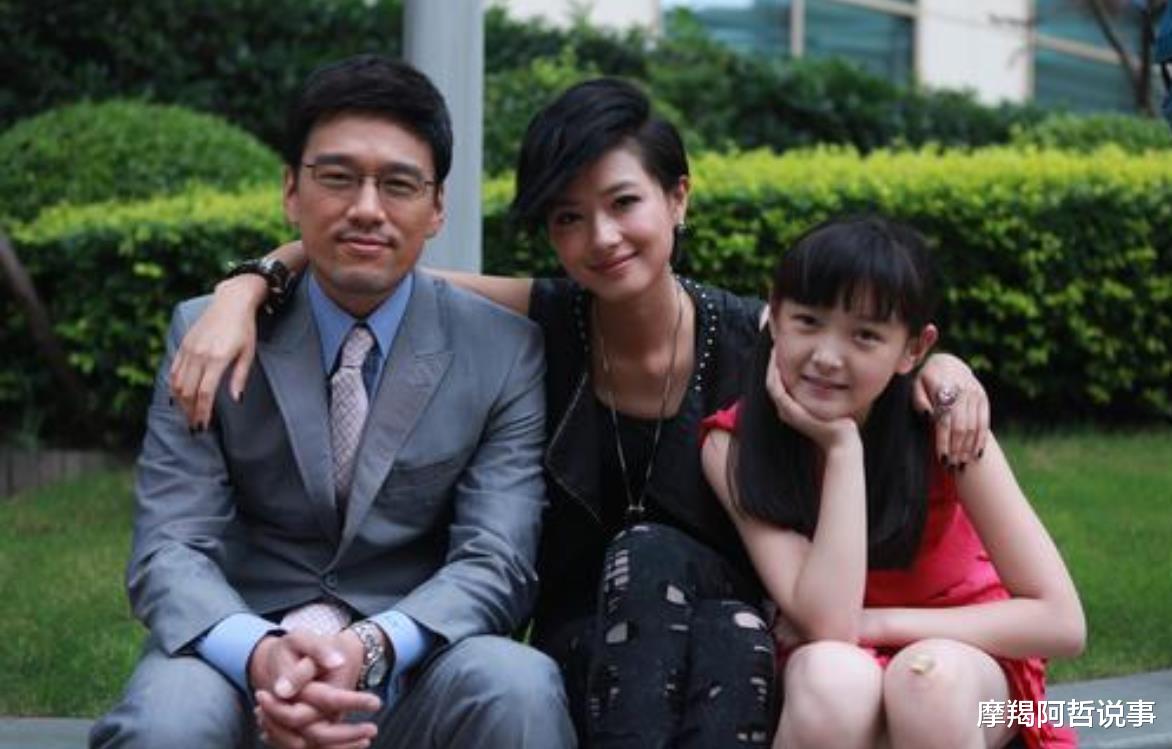 王耀庆|他曾逼疯薇娅，拉黑佟丽娅，却独宠妻子19年，如今因怼人再次爆红