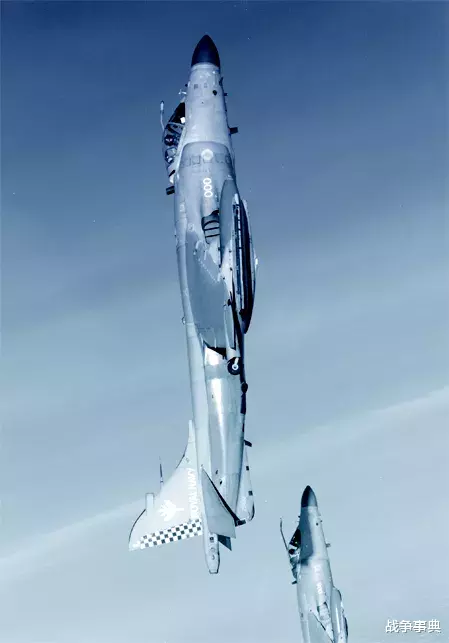 『雷达』在许多年里都遥遥领先于欧洲其他战机的“海鹞”战斗机