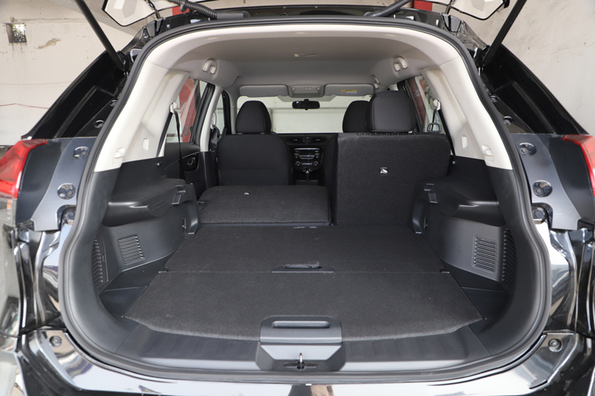 「日产奇骏」日系良心车又降了！跌至14.6万，加满油跑998KM，10年开不坏