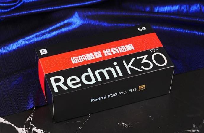 「红米手机」恭喜小米卢伟冰!成功将红米发布会,开成了“荣耀手机发布会”