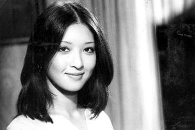 胡因梦|1980年,胡因梦穿睡衣与李敖结婚,刚过115天,因便秘被扫地出门