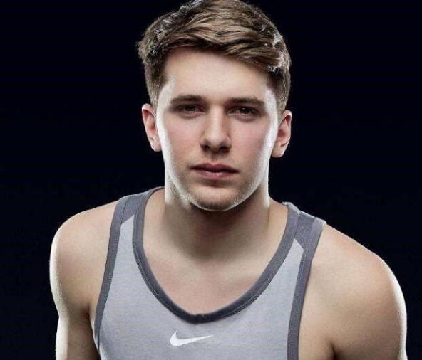 詹姆斯·哈登:NBA球星刮了胡子的样子:库里像开了美颜 哈登让人一言难尽