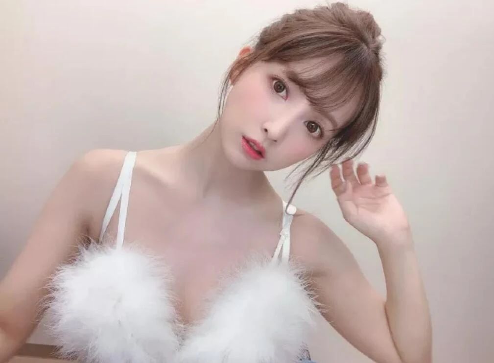 穿衣搭配|人生起起落落的三上悠亚，成名前的清纯风，怎么搭配出来的？