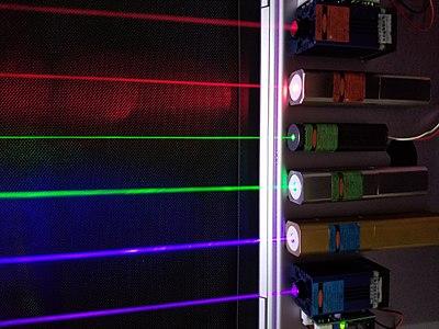 伽利略|为什么光速是299792458米每秒，而不取整3亿米每秒？