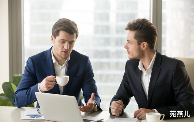 『』领导当众批评，让你很难堪？不要反驳，抓紧利用好这个机会往上走