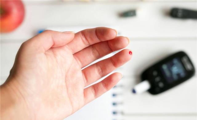 【血糖】糖尿病怎么吃餐后血糖才能不过7?你的理解真的对?看专家的理解