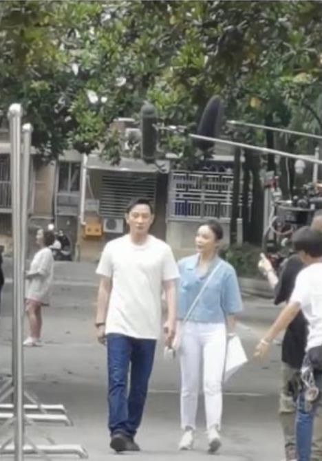 罗晋|罗晋在唐嫣产后复出拍戏却胖到肚腩凸出，网友：没少偷吃月子餐吧