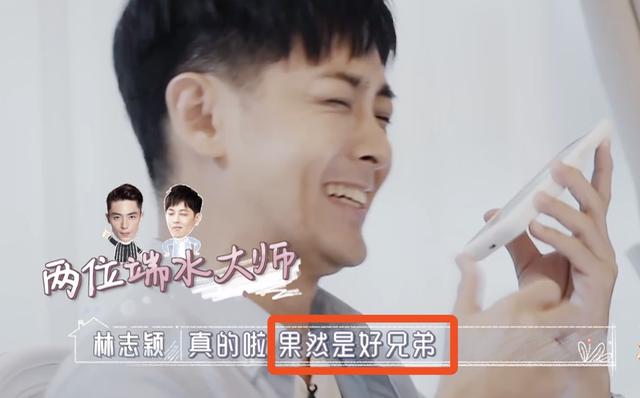 霍建华|贾静雯一家四口包场请好友看电影,霍建华疑带女儿同行变超级奶爸