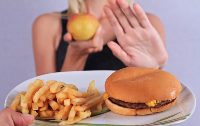 「饮食」坚持运动却瘦不下来？这些原因影响减肥效率，看看自己有没有做错