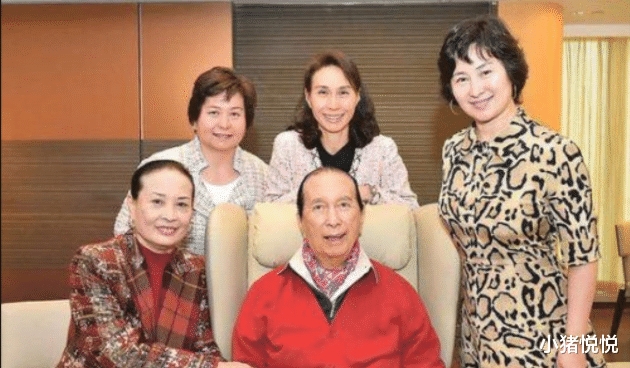 「重婚罪」赌王何鸿燊娶了4个老婆，不犯重婚罪吗？ 赌王：清朝给的特权