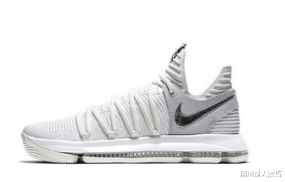 阿迪达斯▲NBA签名鞋10大失败之作：科比阿迪系列如大面包，第4双像古代官靴