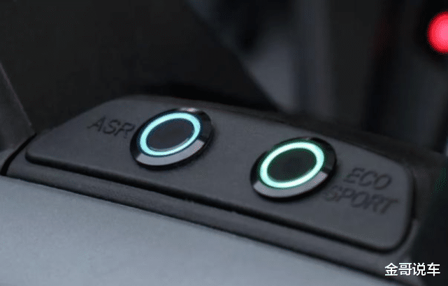 阿普利亚|硬核休闲旅行大绵羊，满油续航576.5KM，售价2.68万，油箱容积15L