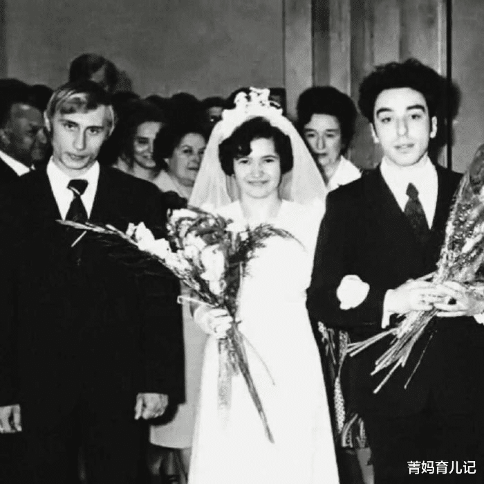 康熙|倚着路虎抽雪茄的丘吉尔，当伴郎的普京，被炸墓焚尸的汪精卫，9张历史照