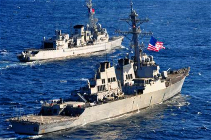 伊朗■一枚导弹呼啸而出！击沉伊朗军舰34人死伤，美：不是我干的