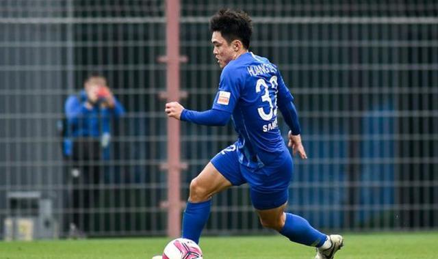 李铁■李铁的边路新发现，热身赛中有着不俗表现，未来或将受到李铁考察