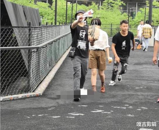 张子枫|张子枫高考391分曝光后,连身材也变成了槽点,真的是墙倒众人推呀!