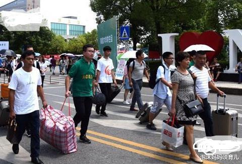 法学|女生“最吃香”的3个大学专业，毕业即就业，第3种是“铁饭碗”