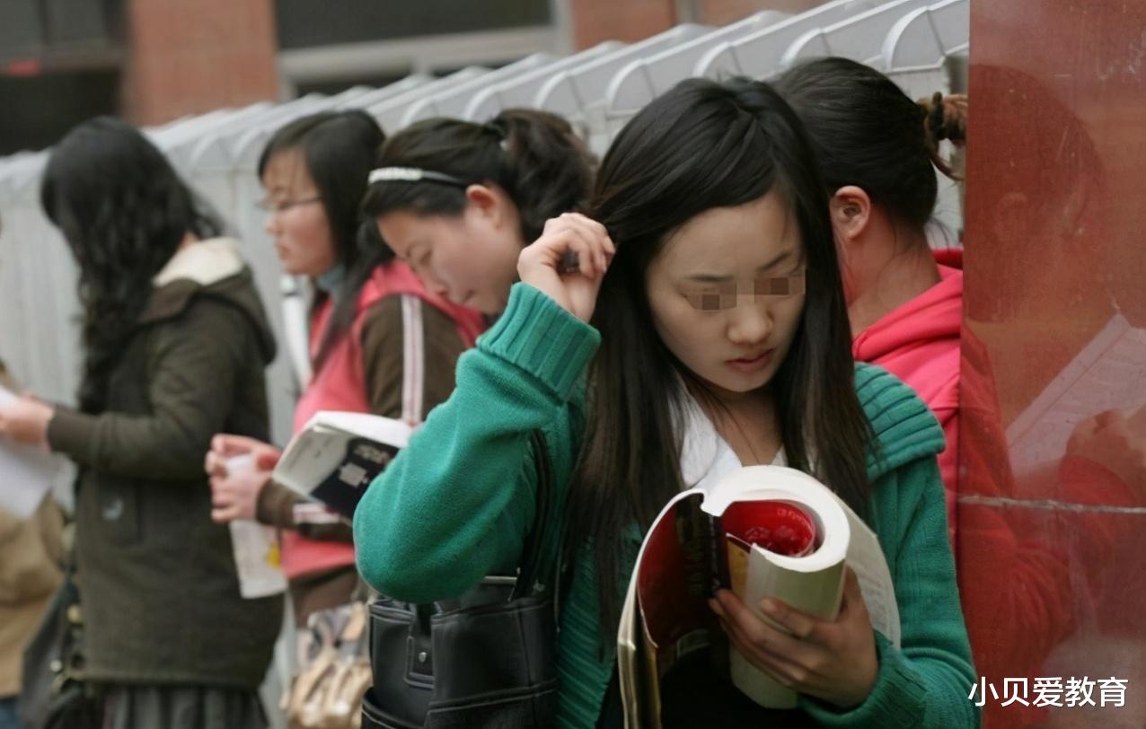 本科生|为何只有大专跑早操上晚课，本科却不用？大专生：学校越次事越多