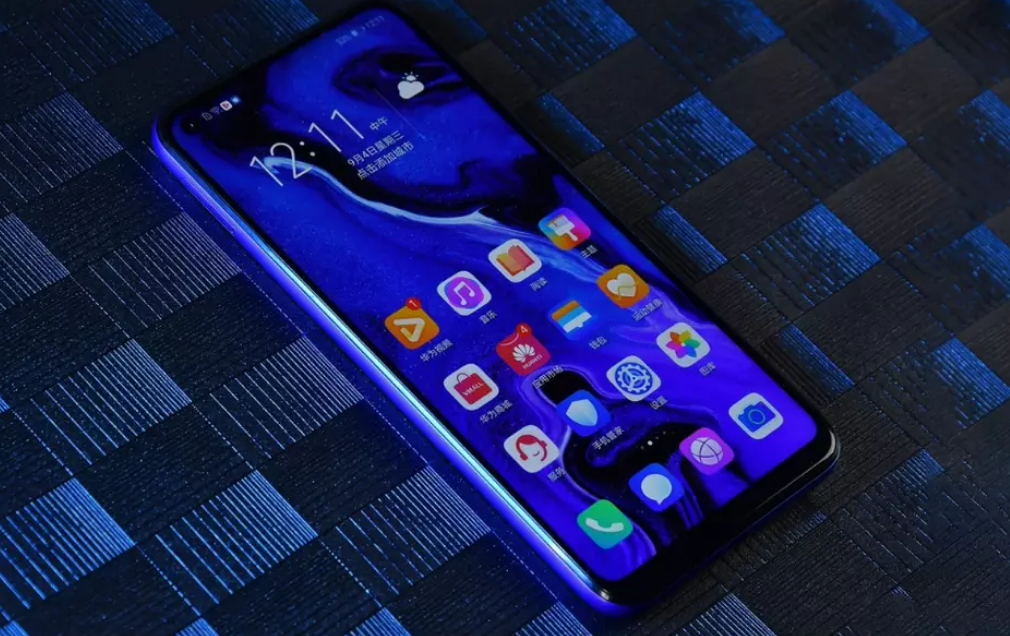 无下限“秀”性价比，麒麟710F+4800万三摄+打孔屏仅售824