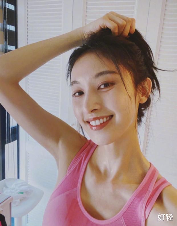 『张俪』张俪，腰身瘦到凹陷，体重96斤，却说自己踩过无数减肥坑