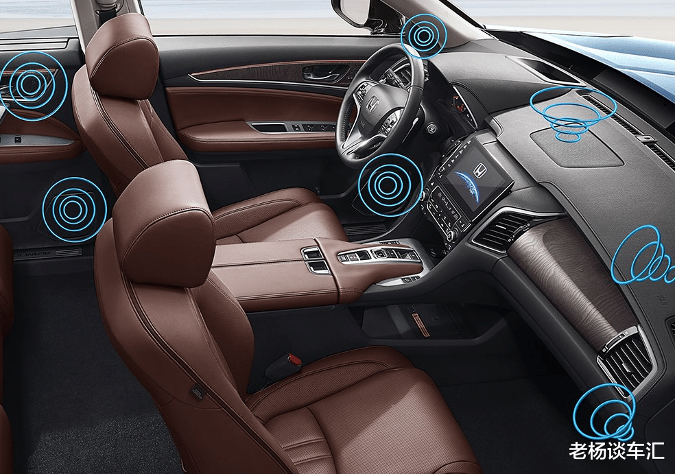 本田■本田又成功了,后排可翘腿,2.0T爆272马力,双独悬+四驱