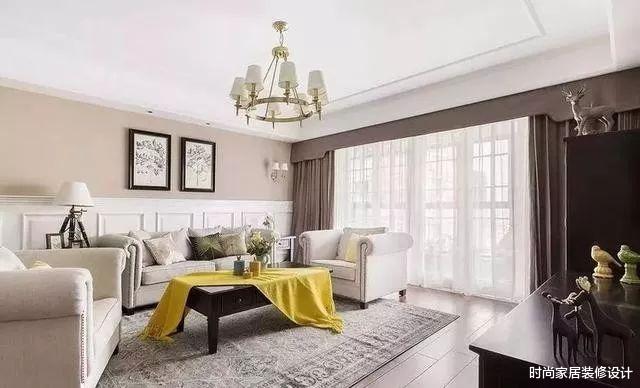 ▲客厅墙面这样装，非常漂亮，一看就很有档次！