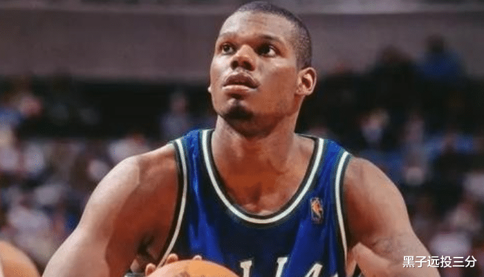 『哭笑不得』场均能砍20分还要退役?看看这4位球员,最后一位让人哭笑不得