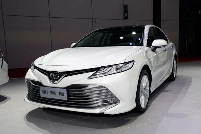 「丰田凯美瑞」丰田凯美瑞选择2.0G豪华还是2.5G豪华？