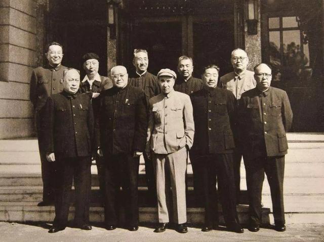 |“开国五虎将”彭林刘徐粟：如何评价他们的指挥风格和战绩？