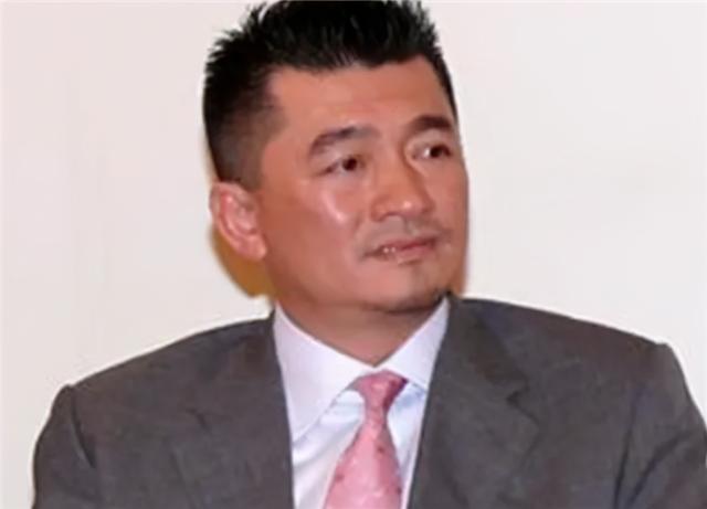 臆说古史|百亿富豪的跌落：负债15亿妻子跑路，59岁为还债摆摊，终累亡街头