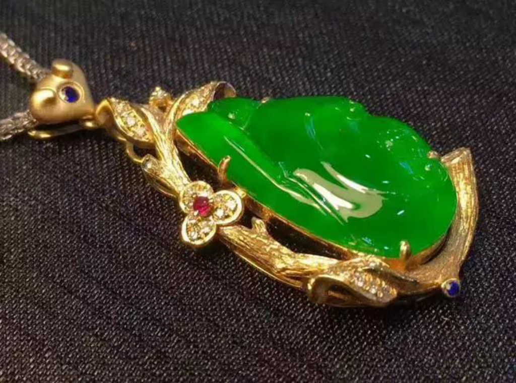 【文玩核桃】翡翠这么一镶嵌，价格秒增10倍！