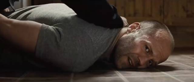 『死亡飞车』喂饱所有男性的幻想，这部电影做到了！