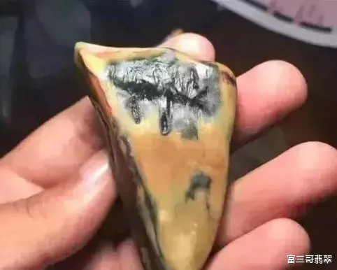 钱币|玩翡翠赌石，一定要知道怎么看“油性”，行家解密