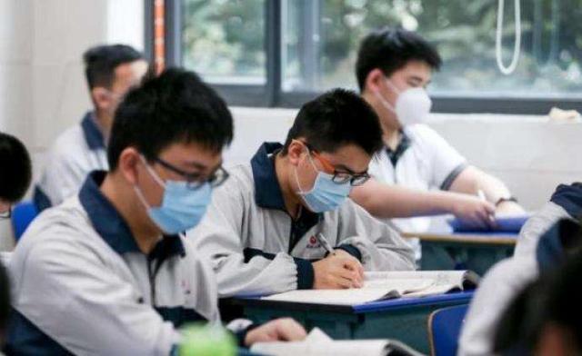 「」2020高考录取率或超85%！今年高考会简单？多省公布考生人数