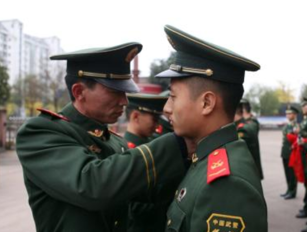 @军人退伍后，解放军2年内不许干这一件事，后果比我们想的严重