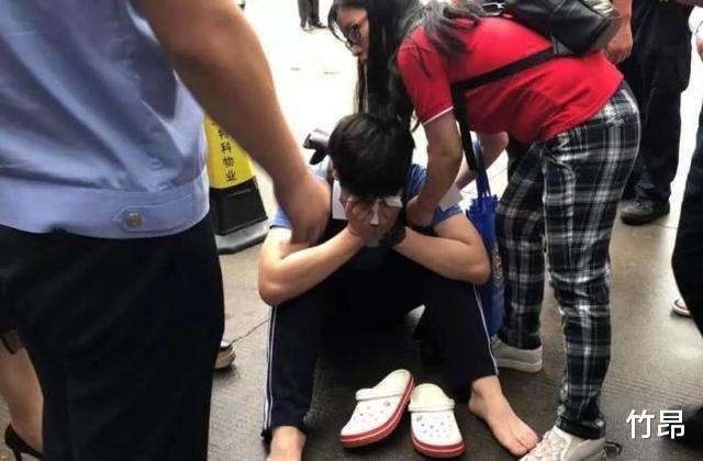 「数学」17年前考生“偷窃高考卷”，导致大量考生落榜，如今他怎样了？