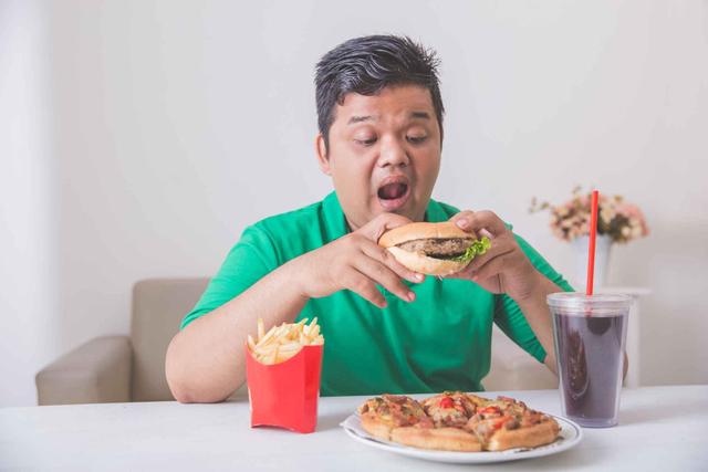 「乙肝」患上乙肝怎么办?除了要积极进行治疗外,这三种伤肝食物也需远离