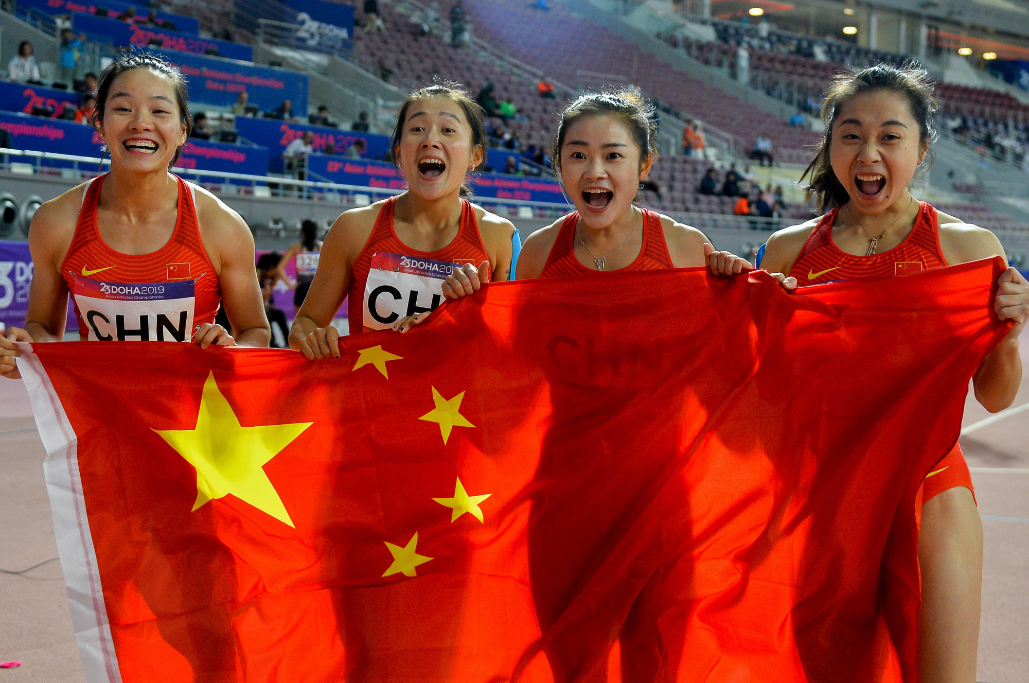[日本队]中国女队短跑后继有人，三人组实力达到巅峰，奥运会有望夺金！