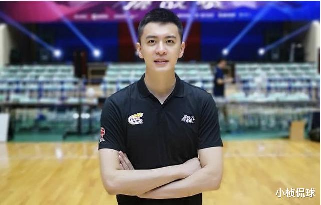 「辽宁男篮」辽篮两名宿拒绝辅佐杨鸣，并非放不下面子，而是对一情况非常担忧