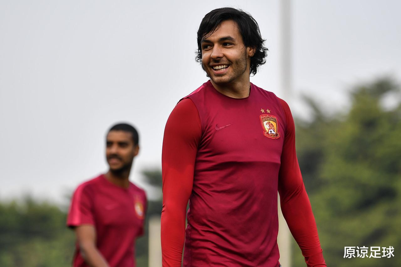 「高拉特」7600万高球王想要中文名,第4次向李铁喊出报国忠心:我是中国人