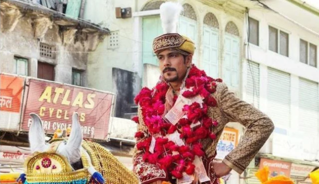 『印度』为啥印度人觉得中国落后?看看印度最有钱的村庄,你们就理解了