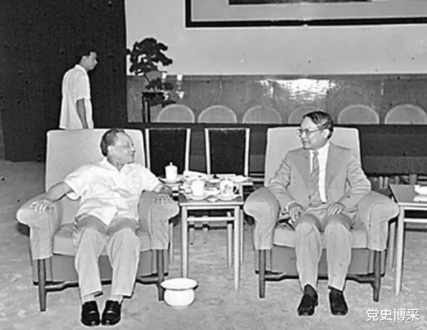 邓小平@是否恢复国家主席出现分歧，邓小平明确表态不当国家主席