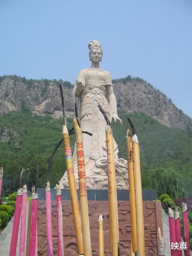 「寺庙」中国悬崖上的“祖庙”，靠9根铁锁支撑千年不倒，4层阁楼别有洞天