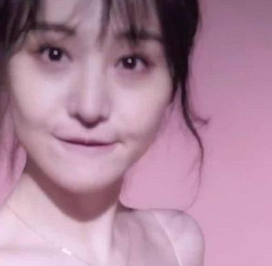 「谢贤」郑爽拍广告摄像师故意关掉美颜，当她靠近镜头那一刻，太真实了！