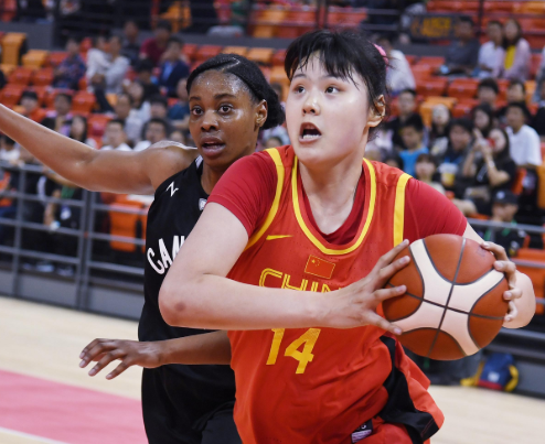 『李月汝』女篮重量级美女李月汝,男友是CBA球员,两人体重合计超400斤