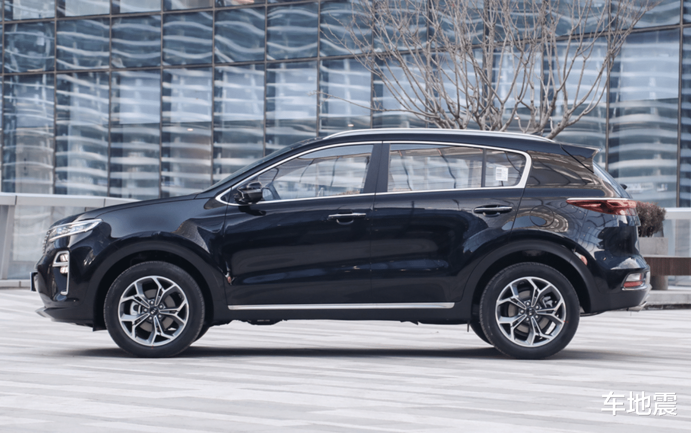 SUV■又一款合资SUV扛不住了，从16.48w跌至10.71w，买国产不如选它好