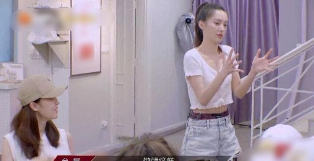金晨|金晨爸爸火了!长相儒雅舞姿比女儿妖娆,职业曝光网友直呼厉害