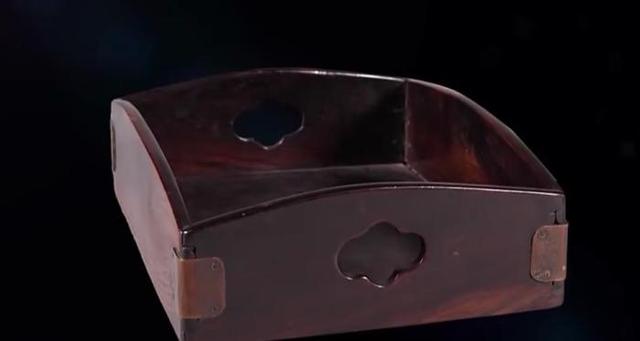 笔筒|收藏狂人带黄花梨箱鉴定,称100万不卖,专家:我报价,你站稳