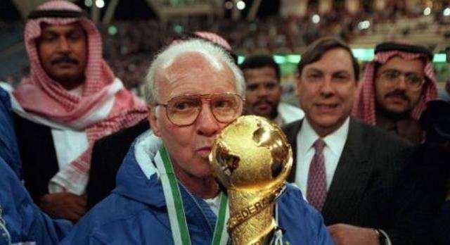 『卡卡』扎加洛认为,若18年前入选的是阿德里亚诺,他与卡卡的生涯将互换